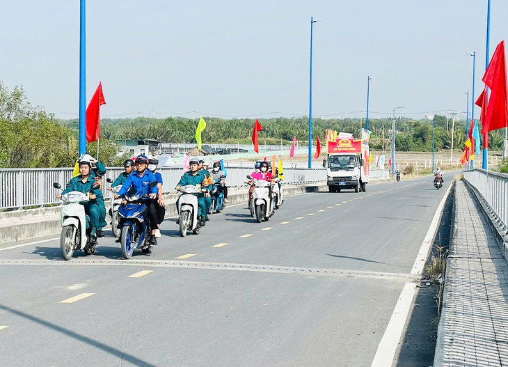 Cần Giờ rợp bóng cờ chào mừng 'ngày hội non sông' - Ảnh 10. Cần Giờ sẵn sàng hòa nhịp 'Ngày hội toàn dân' - Ảnh 10.