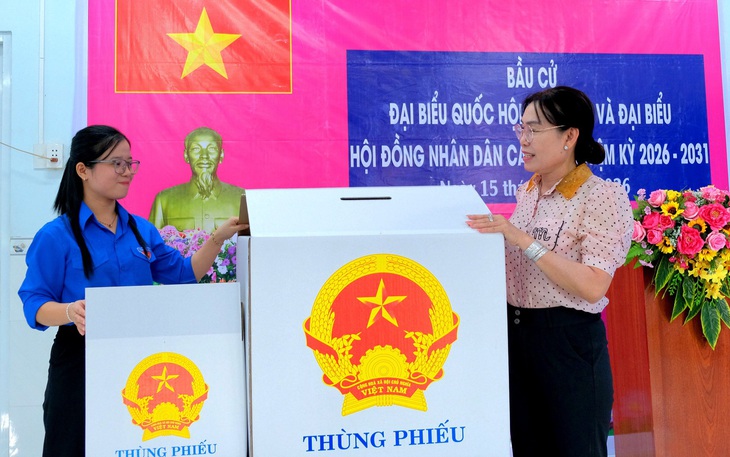 Đắk Lắk đồng loạt tổ chức 11 điểm bầu cử sớm của lực lượng vũ trang - Ảnh 12.