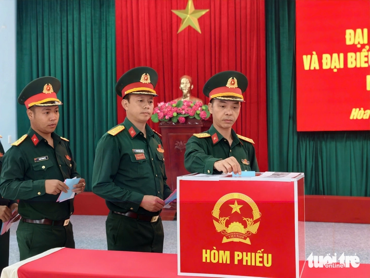 Bầu cử - Ảnh 9.