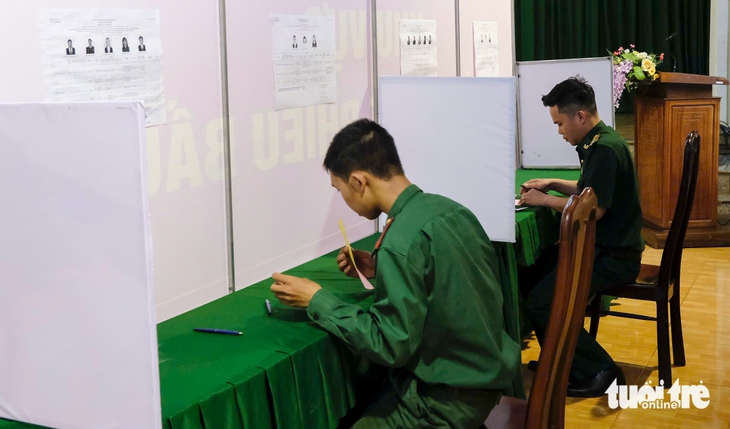 Lâm Đồng hoàn tất bầu cử sớm tại 5 khu vực lực lượng vũ trang - Ảnh 3.