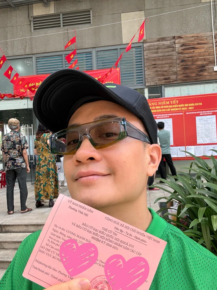 Nghệ sĩ thực hiện quyền công dân trong ngày bầu cử - Ảnh 8. bầu cử - Ảnh 7.