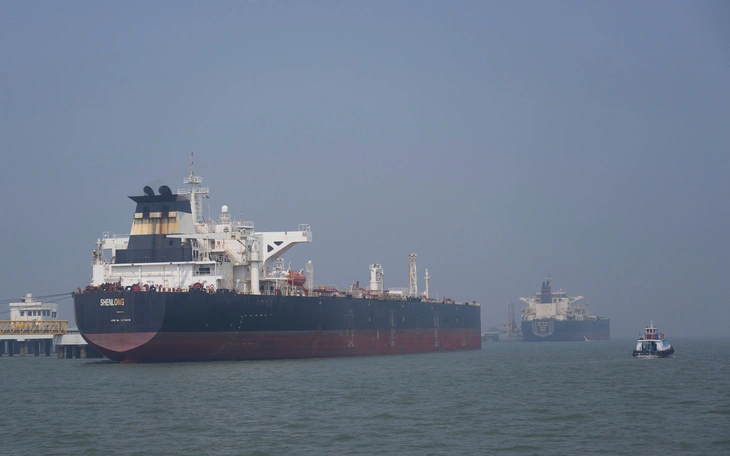 Các nước thận trọng trước lời kêu gọi đưa tàu chiến đến eo biển Hormuz - Ảnh 2.