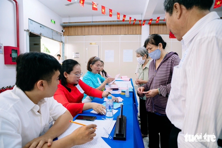 Hơn 9,6 triệu cử tri TP.HCM đi bầu cử từ phố phường đến đảo xa - Ảnh 13. bầu cử - Ảnh 14.