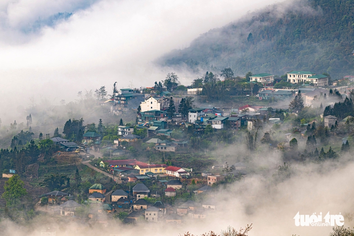 Đồng bào vùng biên cương rộn ràng trong ngày hội non sông - Ảnh 2.