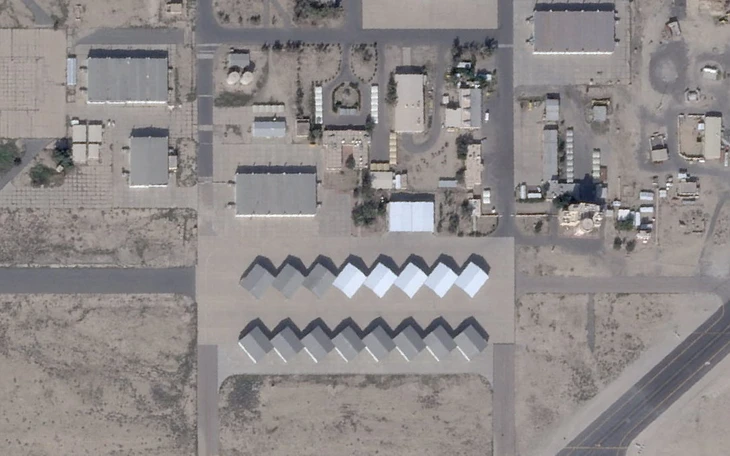 Ông Trump bác đề nghị hỗ trợ của Ukraine, nói ông Zelensky là ‘phương án cuối cùng’ - Ảnh 2.