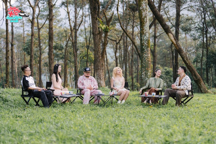 Á hậu Thúy Vân, MaiQuinn, Quang Huy chữa lành cùng Chuyến xe âm nhạc xanh - Ảnh 3. Chuyến xe âm nhạc xanh - Ảnh 2.