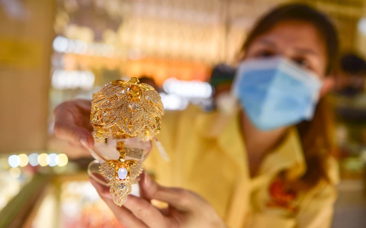 Sáng nay giá vàng miếng SJC giảm đến 4,6 triệu đồng/lượng  - Ảnh 2.