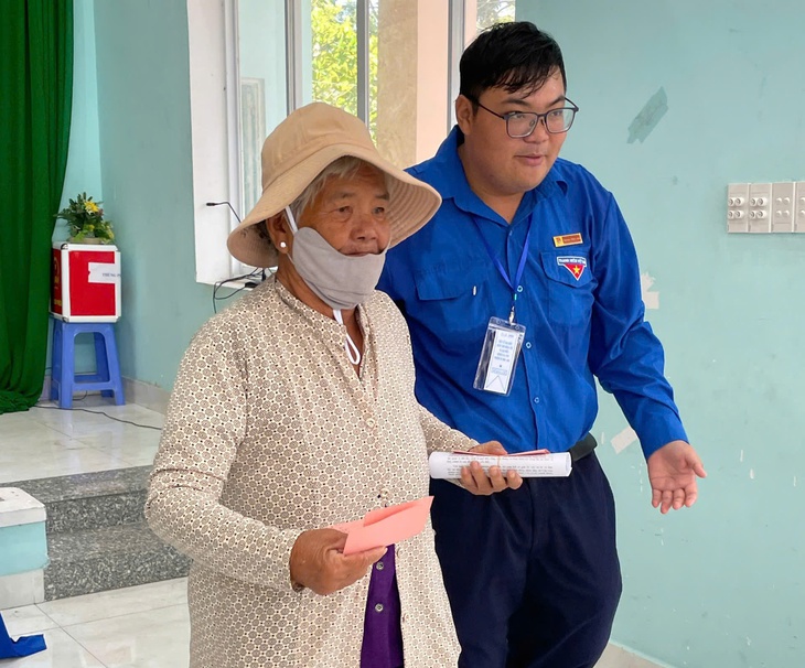 Ngày hội bầu cử ở Cần Giờ cũ: Nhiều lần đi bầu, lần nào cũng xúc động - Ảnh 10.