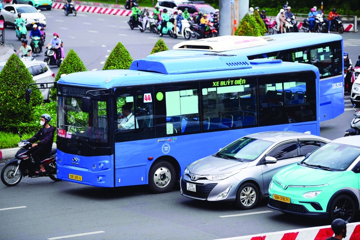 xăng dầu - Ảnh 1.