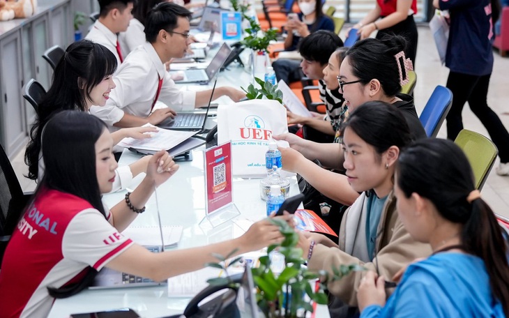 Sáp nhập báo chí: Có nên chọn ngành quan hệ công chúng? - Ảnh 4.