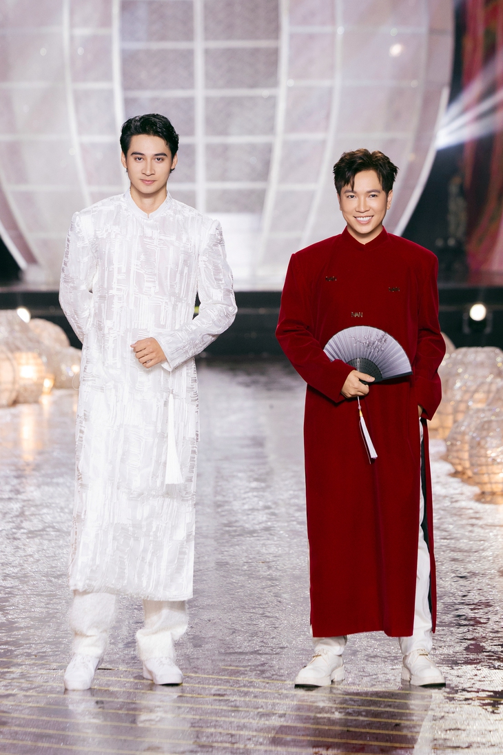 Áo dài trở thành ‘ngôn ngữ' kể chuyện di sản Việt - Ảnh 17. Áo dài - Ảnh 17.