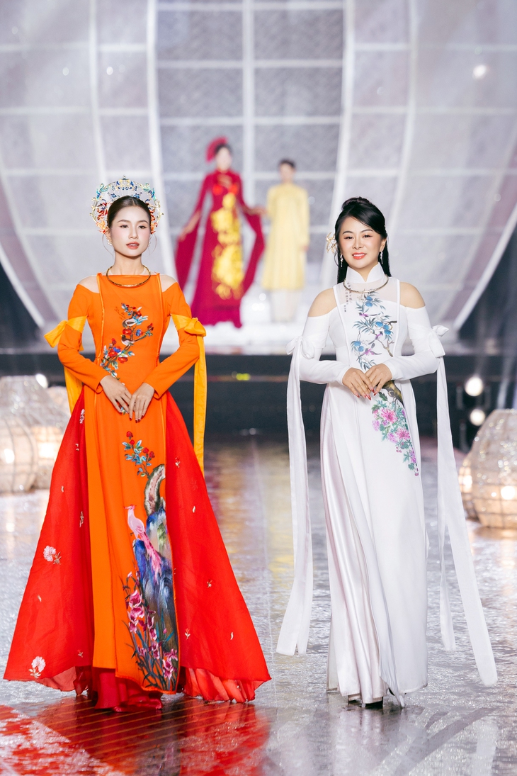 Áo dài trở thành ‘ngôn ngữ' kể chuyện di sản Việt - Ảnh 7. Áo dài - Ảnh 7.