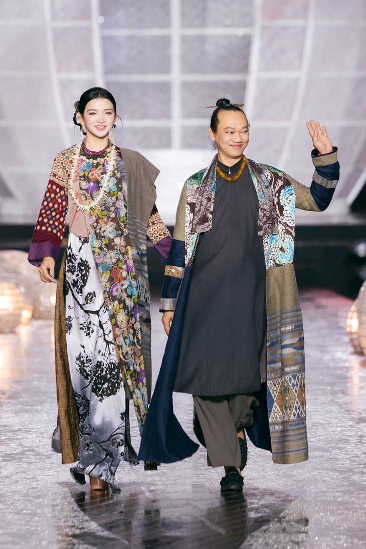 Áo dài trở thành ‘ngôn ngữ' kể chuyện di sản Việt - Ảnh 14. Áo dài - Ảnh 14.