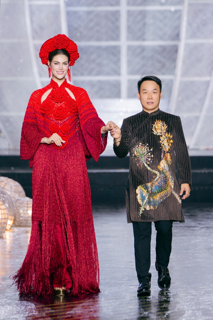 Áo dài trở thành ‘ngôn ngữ' kể chuyện di sản Việt - Ảnh 2. Áo dài - Ảnh 2.