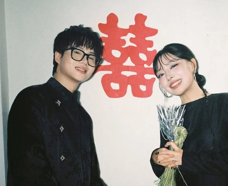 Nghệ sĩ cưới quản lý - Ảnh 1.