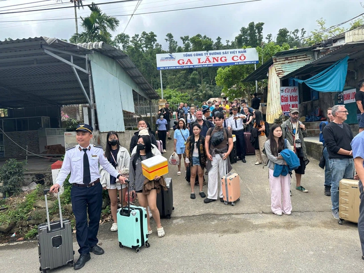 đèo Hải Vân - Ảnh 2.