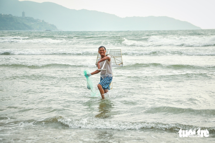 Ốc lể ăn vặt hút kỳ lạ với người Đà Nẵng - Ảnh 5.