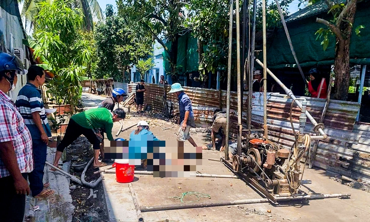 2 người bị điện giật chết khi di dời giàn khoan - Ảnh 1.