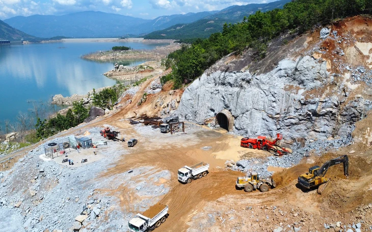 Thủy điện tích năng lớn nhất Đông Nam Á làm 'pin nước khổng lồ' xuyên núi khát nhiên liệu thi công - Ảnh 6.