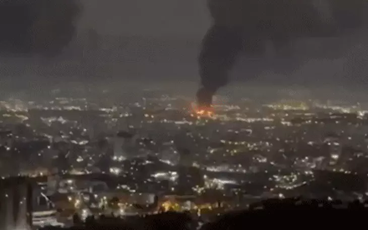 Ông Trump trước lựa chọn khó: đánh tiếp hay rút khỏi Iran - Ảnh 2.