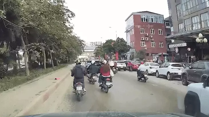 bùn đất - Ảnh 1.