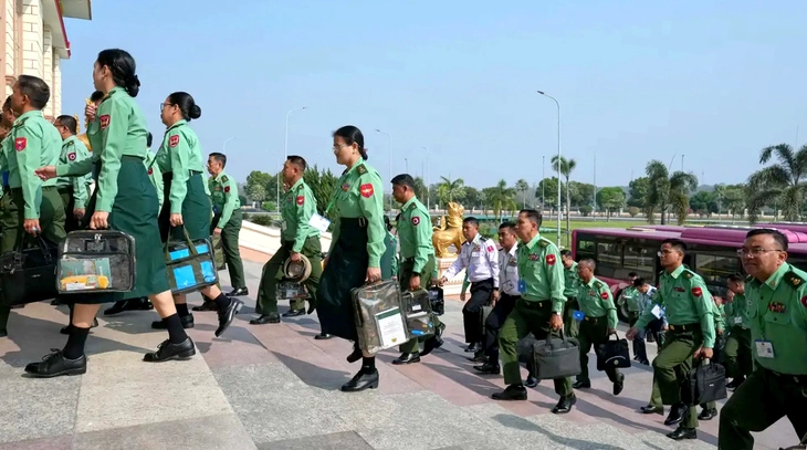 Quốc hội Myanmar họp lại sau 5 năm, phe thân quân đội nắm gần 90% số ghế - Ảnh 1.