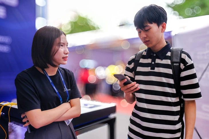 Hồ sơ xin việc, đừng quá sa đà vào hình thức để gây ấn tượng mà quên đi năng lực thực sự - Ảnh 1.