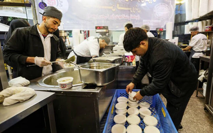 Nền kinh tế kháng cự của Iran: Tấm khiên giúp tồn tại hay gánh nặng kéo lùi tương lai? - Ảnh 5.