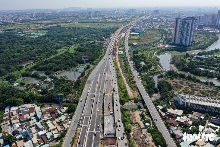 Tiến độ mới nhất ở nút giao An Phú ra sao để kịp hoàn thành quý 2 năm nay? - Ảnh 3.