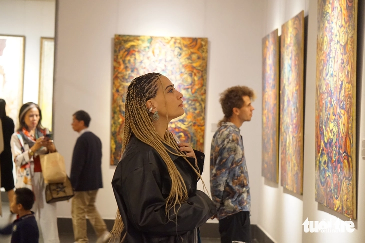 Triển lãm gây choáng của cha con nghệ sĩ Đào Anh Khánh - Ảnh 3.