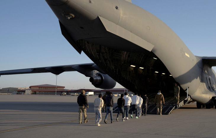 trục xuất - Ảnh 1.