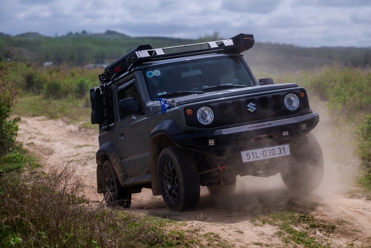 Suzuki Jimny - Ảnh 2.