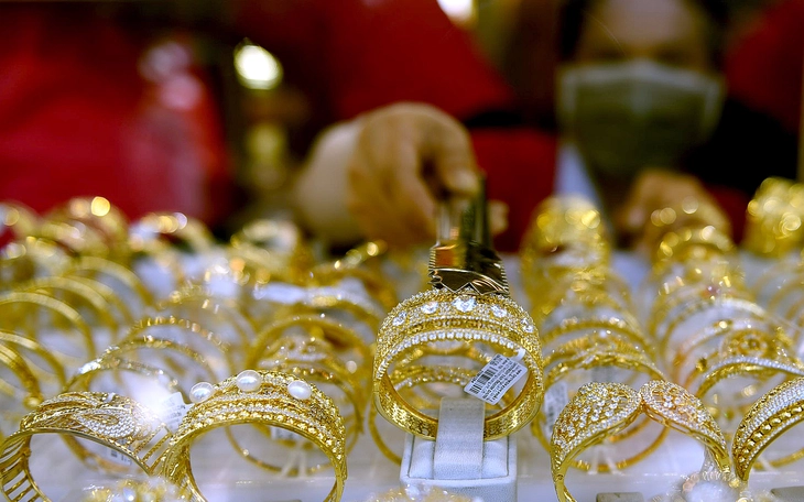 Cửa hàng vàng Bảo Tín Minh Châu giao dịch trở lại từ 12h trưa nay - Ảnh 2.