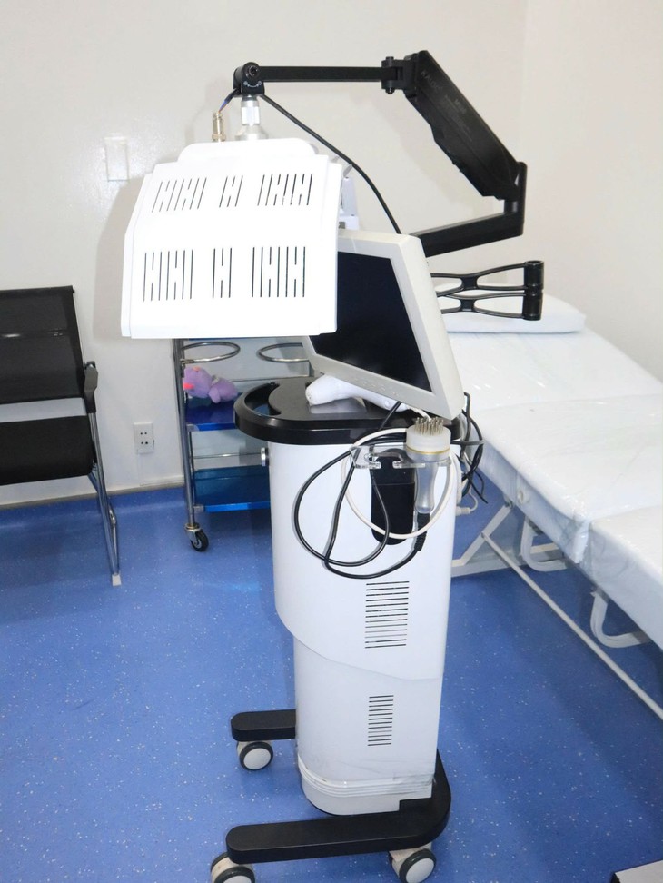 Giả danh bác sĩ điều trị bệnh về tóc, hai phụ nữ ở TP.HCM bị khởi tố - Ảnh 4.