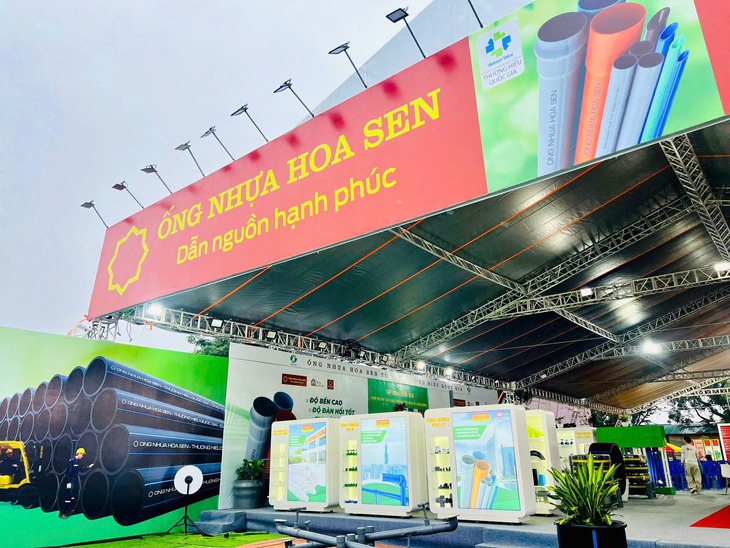 NSƯT Đại Nghĩa, nam vương Hưng Nguyễn cùng dàn nghệ sĩ về Đắk Lắk hỗ trợ 18 em nhỏ khó khăn - Ảnh 5.