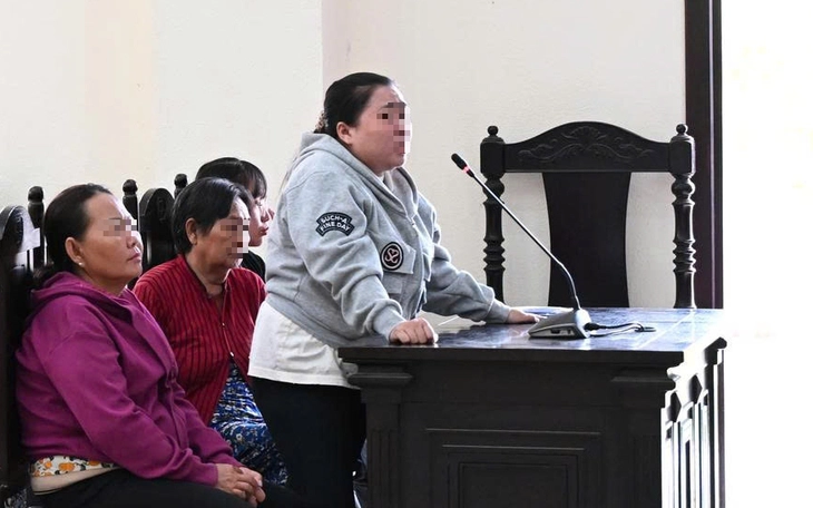 Chơi ma túy đá về thấy vợ trách mắng liền dùng kéo truy sát, lãnh 10 năm tù - Ảnh 2.