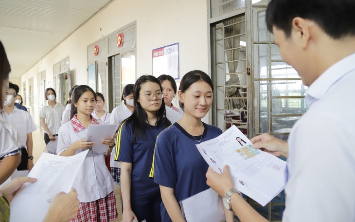 Nhiều điểm mới thi tốt nghiệp THPT 2026: Tích hợp giấy tờ, công bố điểm sớm hơn 12 ngày - Ảnh 2.