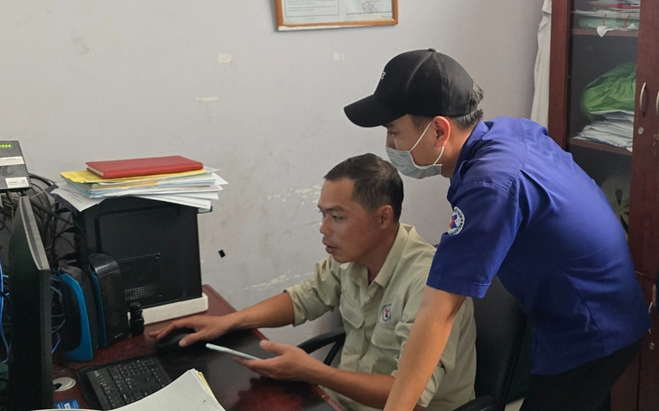 Nghẽn mạng kiểm định khí thải theo quy định mới - Ảnh 2.