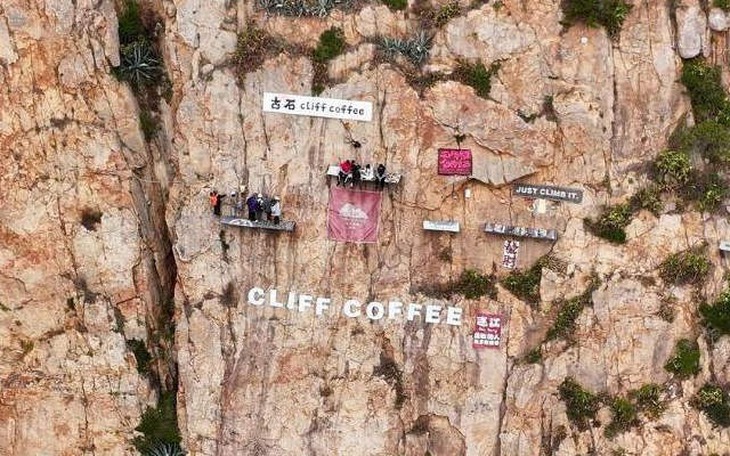 Có một Dubai khác lạ sau ngày 28-2 - Ảnh 6.