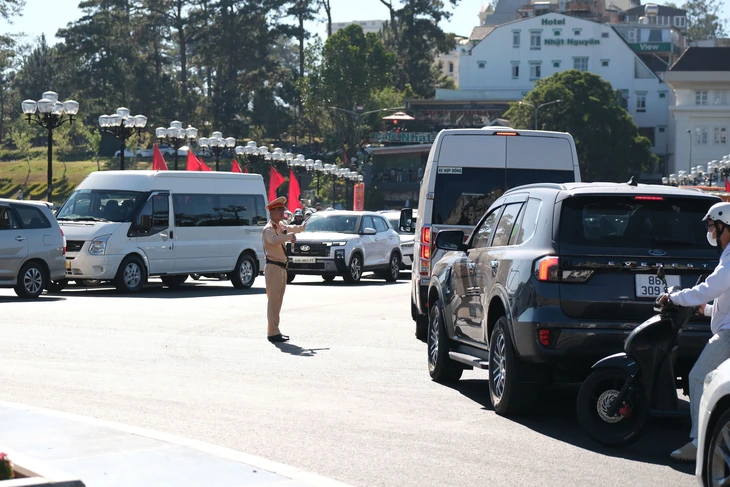 Liên Khương - Ảnh 4.