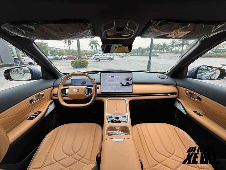 Geely EX5 hybrid lần đầu được nhá hàng chính hãng tại Việt Nam, thêm lựa chọn cho những ai 'lười sạc' mà vẫn muốn tiết kiệm, ăn xăng chỉ ngang xe máy- Ảnh 8. Geely EX5 - Ảnh 7.