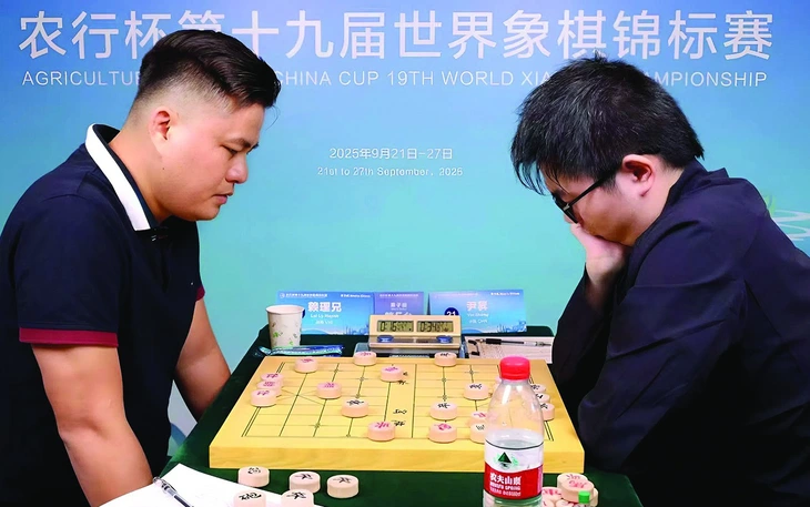 'Cậu bé không sống quá tuổi 20' quật ngã nhà vô địch cờ tướng Trung Quốc - Ảnh 5.
