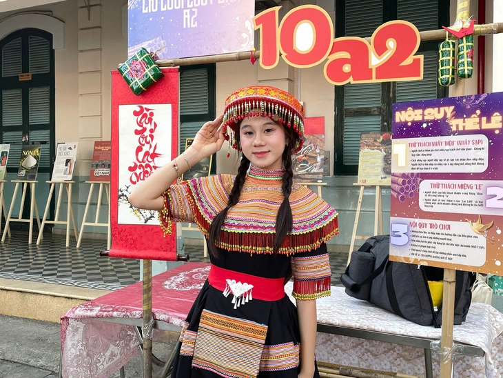 1.450 học sinh 'trẩy hội non sông', biến giờ văn thành lễ hội văn hóa rực rỡ - Ảnh 3.