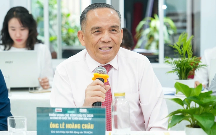 Bất động sản khát vốn khi ngân hàng thận trọng, tiền sẽ được xoay cách nào? - Ảnh 2.