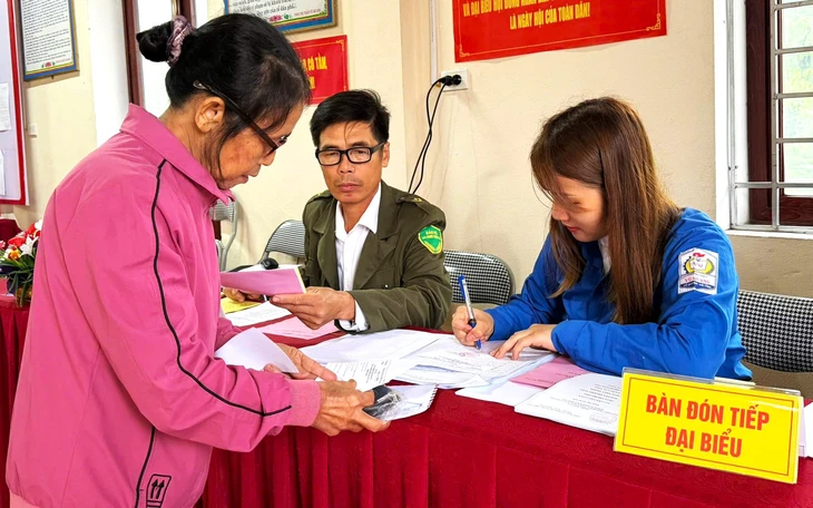 Ông Phan Thiên Định tiếp tục được bầu làm chủ tịch UBND tỉnh Hà Tĩnh - Ảnh 2.