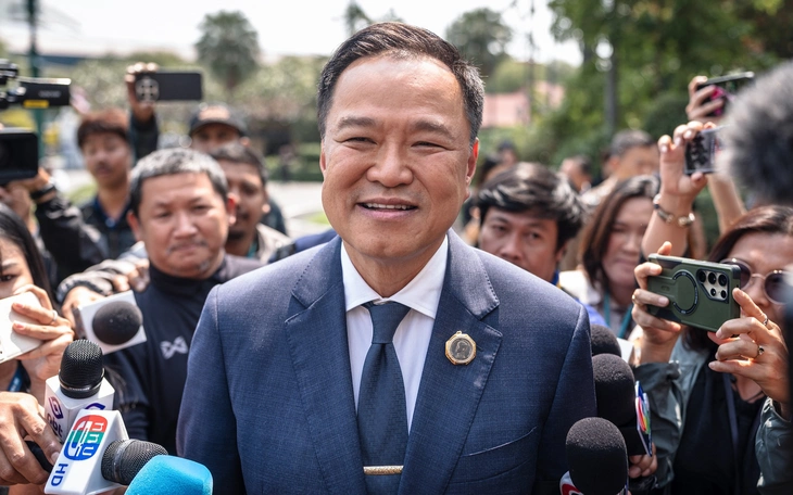 Hai ông Anutin và Vương Nghị khen nhau 'rất đẹp trai' - Ảnh 2.