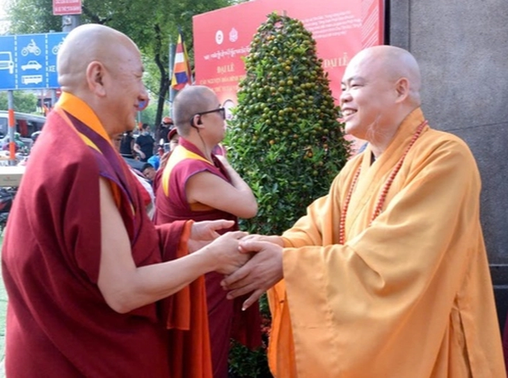 Khai mạc pháp hội cầu nguyện hòa bình thế giới tại chùa Vĩnh Nghiêm - Ảnh 2.