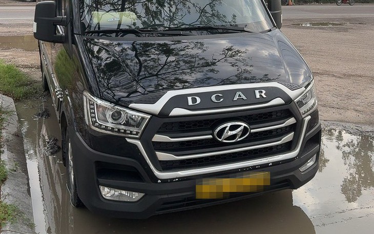 Xe đầu kéo bị tước phù hiệu vẫn phi ra đường, Hải Phòng phạt 17 triệu đồng chủ xe lẫn tài xế - Ảnh 2.