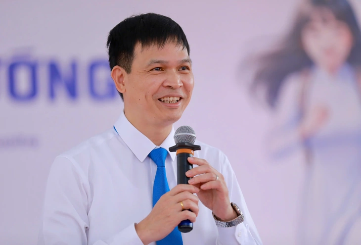 Học sinh Hải Phòng 'hỏi khó' chọn ngành: Học ứng dụng hay nghiên cứu, có bị AI cướp nghề? - Ảnh 9. tuyển sinh - Ảnh 9.