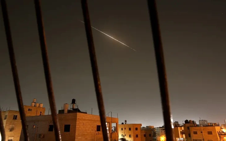 Mỹ và Israel tấn công cơ sở hạt nhân Natanz của Iran - Ảnh 2.